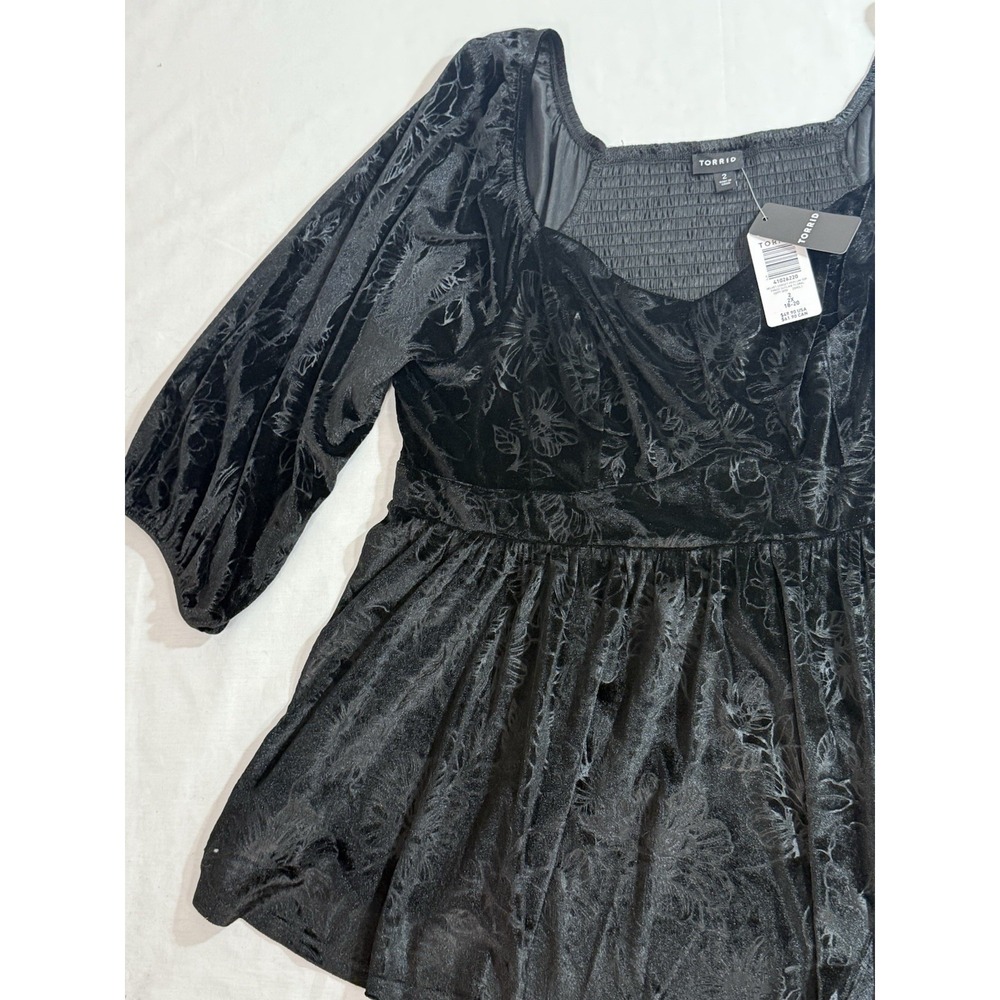Torrid Blouse Womens Sz 2 Black Velvet Peplum Boho Sweetheart Smocked 18-20 NWT - Picture 3 of 6